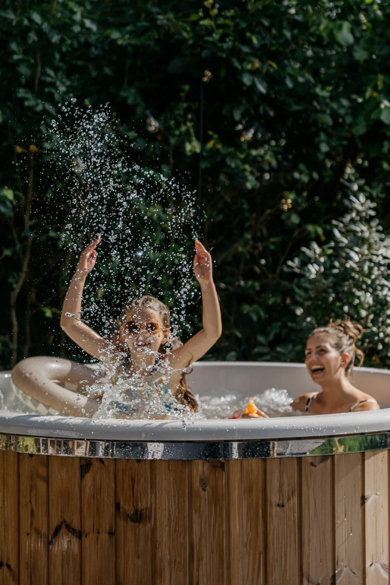 Boshuisje met hottub tussen de bomen